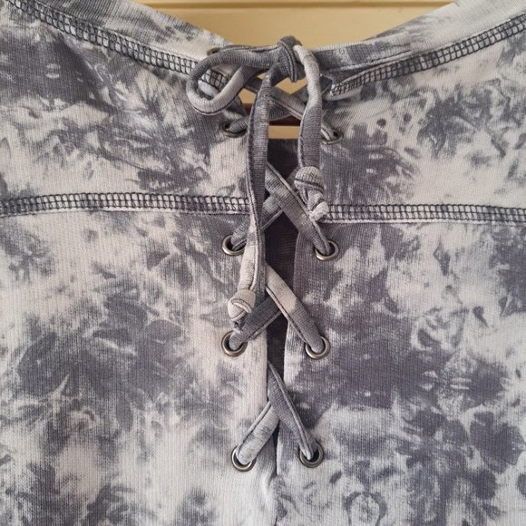 Chico"s Znergy womens gray absracr tie dye print stretchy shift dress.  Sz 00 - Picture 6 of 7